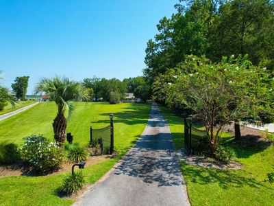 935 River Road, Johns Island, SC 29455