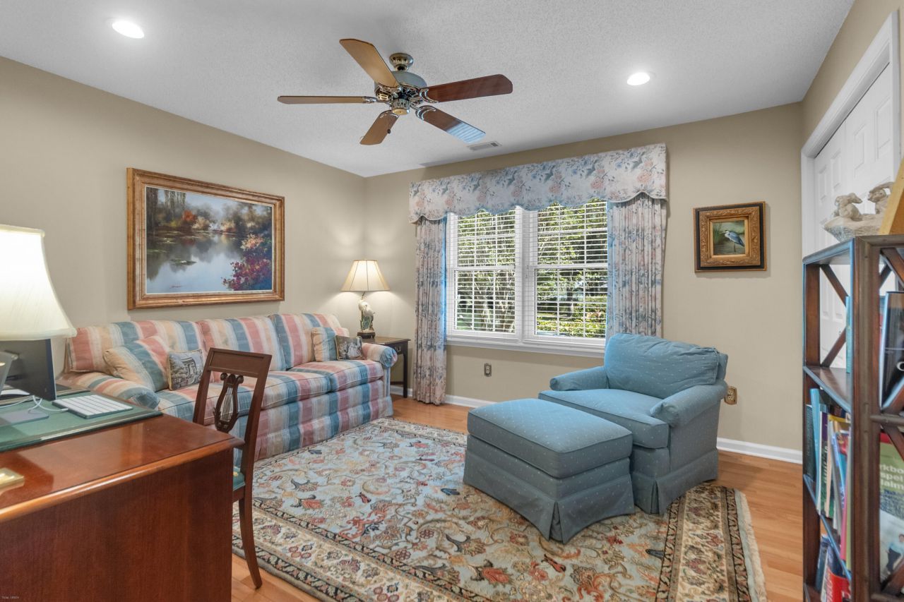 935 River Road Photo 17