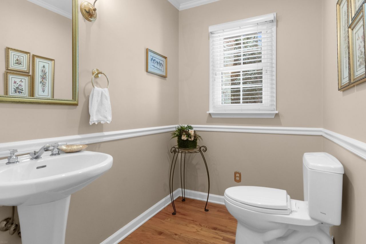 935 River Road Photo 18