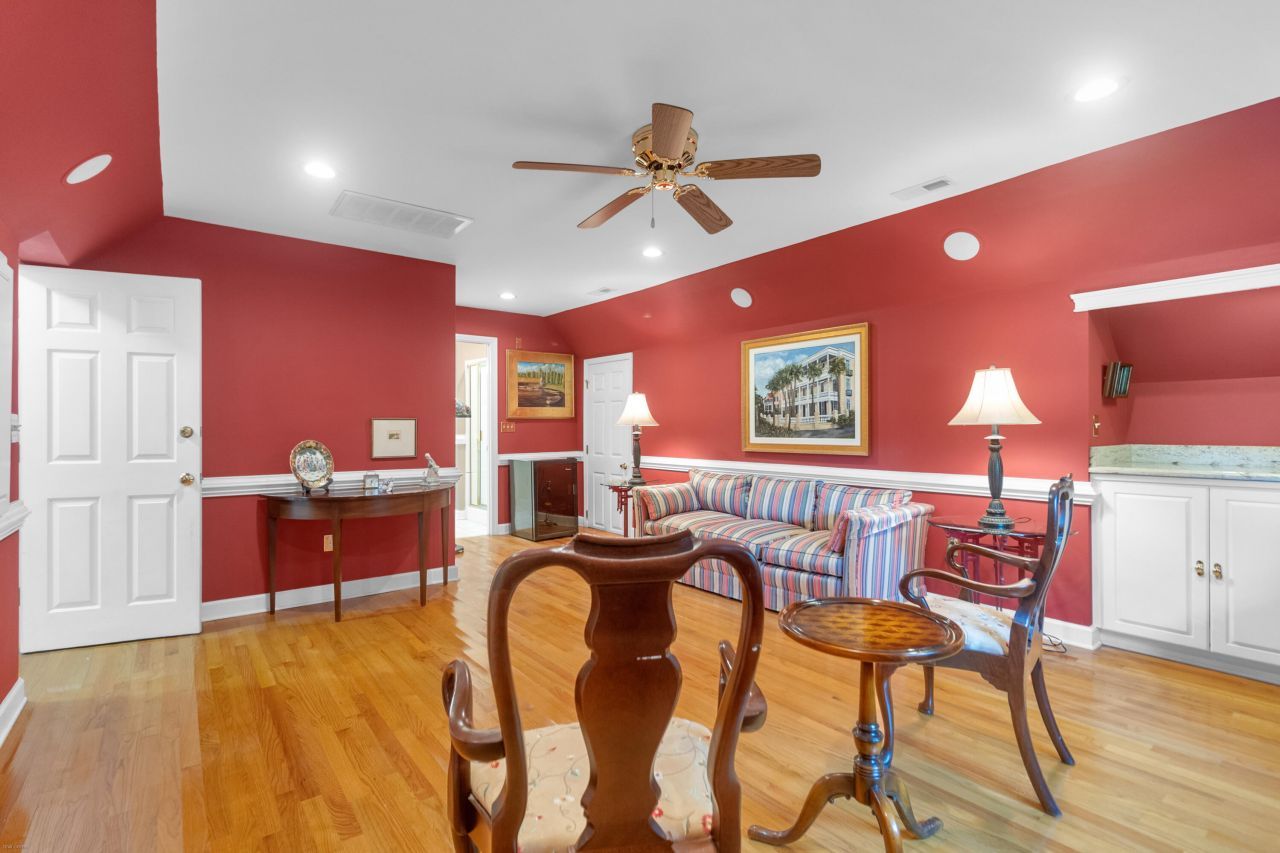 935 River Road Photo 19