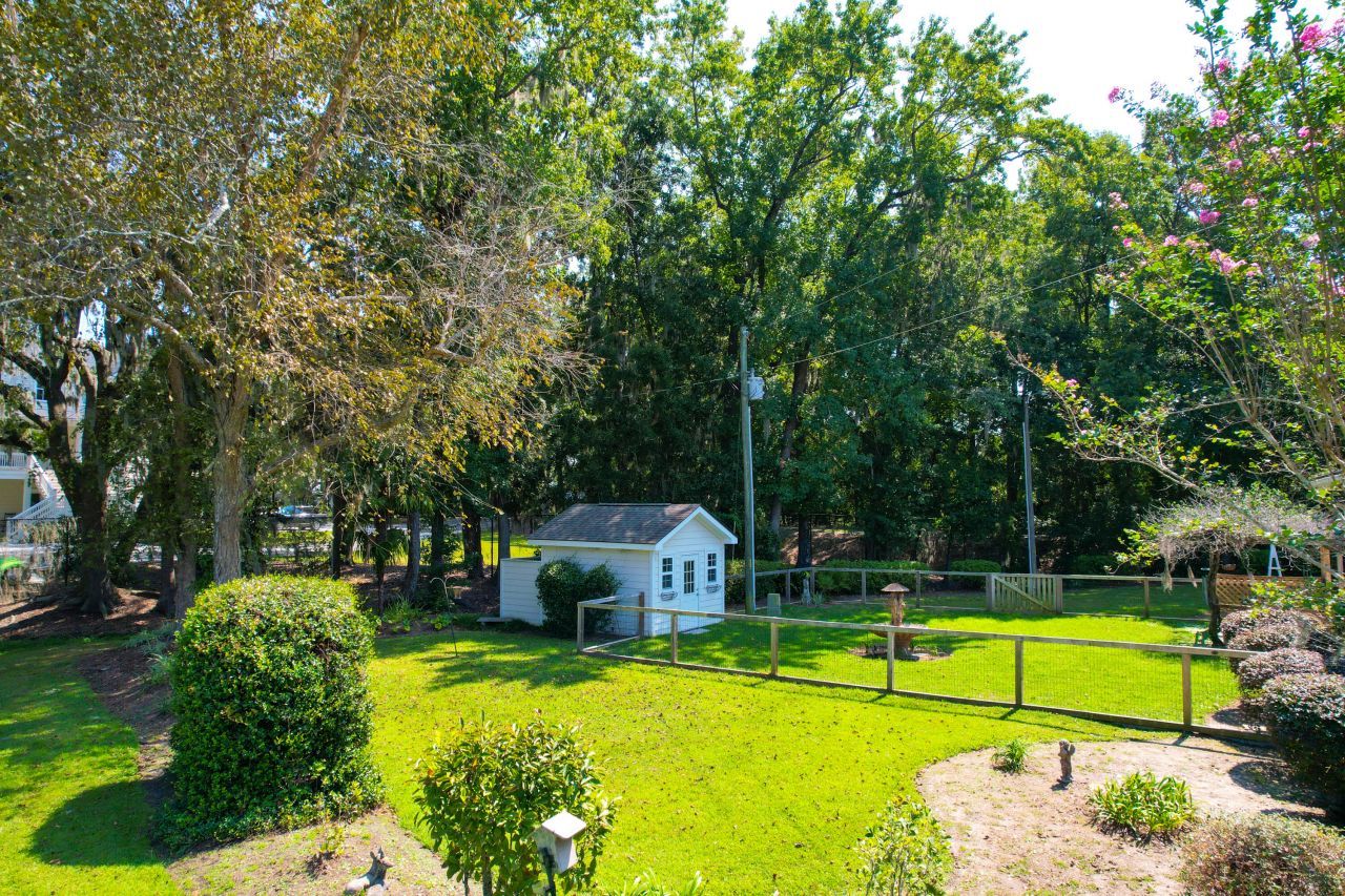 935 River Road Photo 26