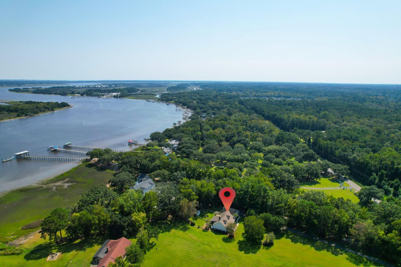 935 River Road Photo 32