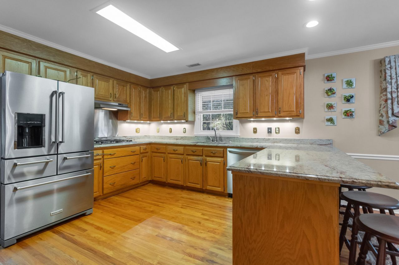 935 River Road Photo 7