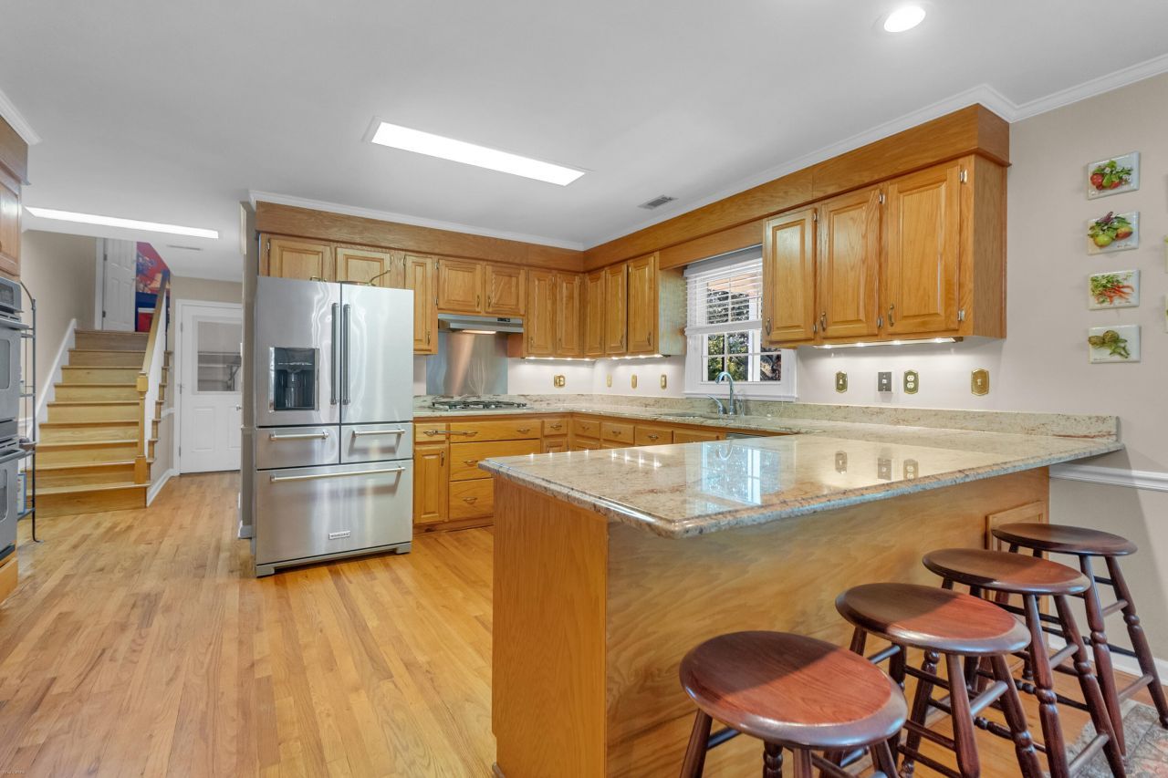 935 River Road Photo 9