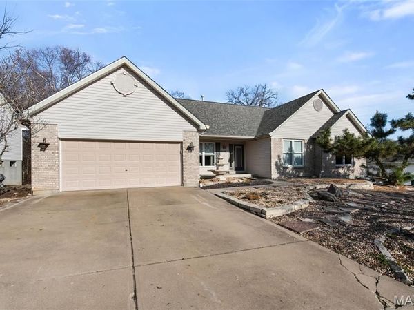 808 Rambling Pine Drive, Unincorporated, MO 63303
