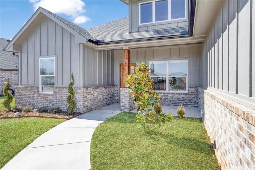 504 Courtney Drive, Sherman, TX 75092 Main Photo