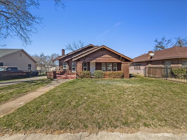 817 Marion Avenue, Fort Worth, TX 76104