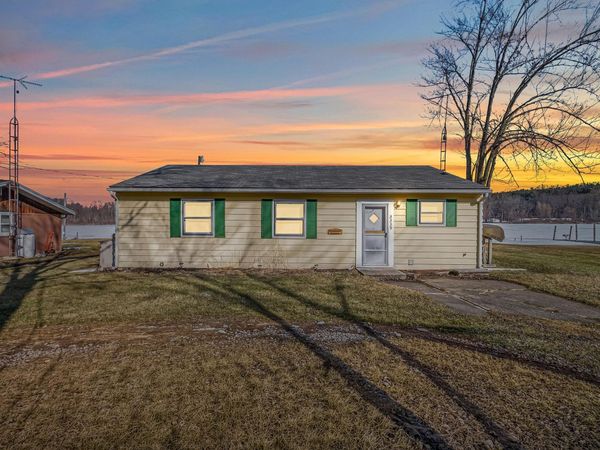 5339 Lake Drive, Reading, MI 49274