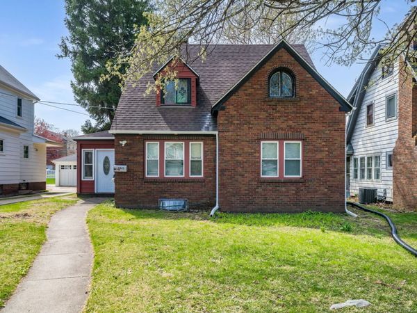 1611 Jackson Street, Rockford, IL 61107