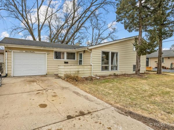 1429 Kings Road , Carpentersville, IL 60110