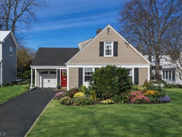 17 Cherokee Rd, Cranford, NJ 07016