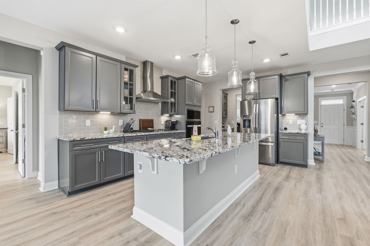 440 Mikita Dr. Photo 10