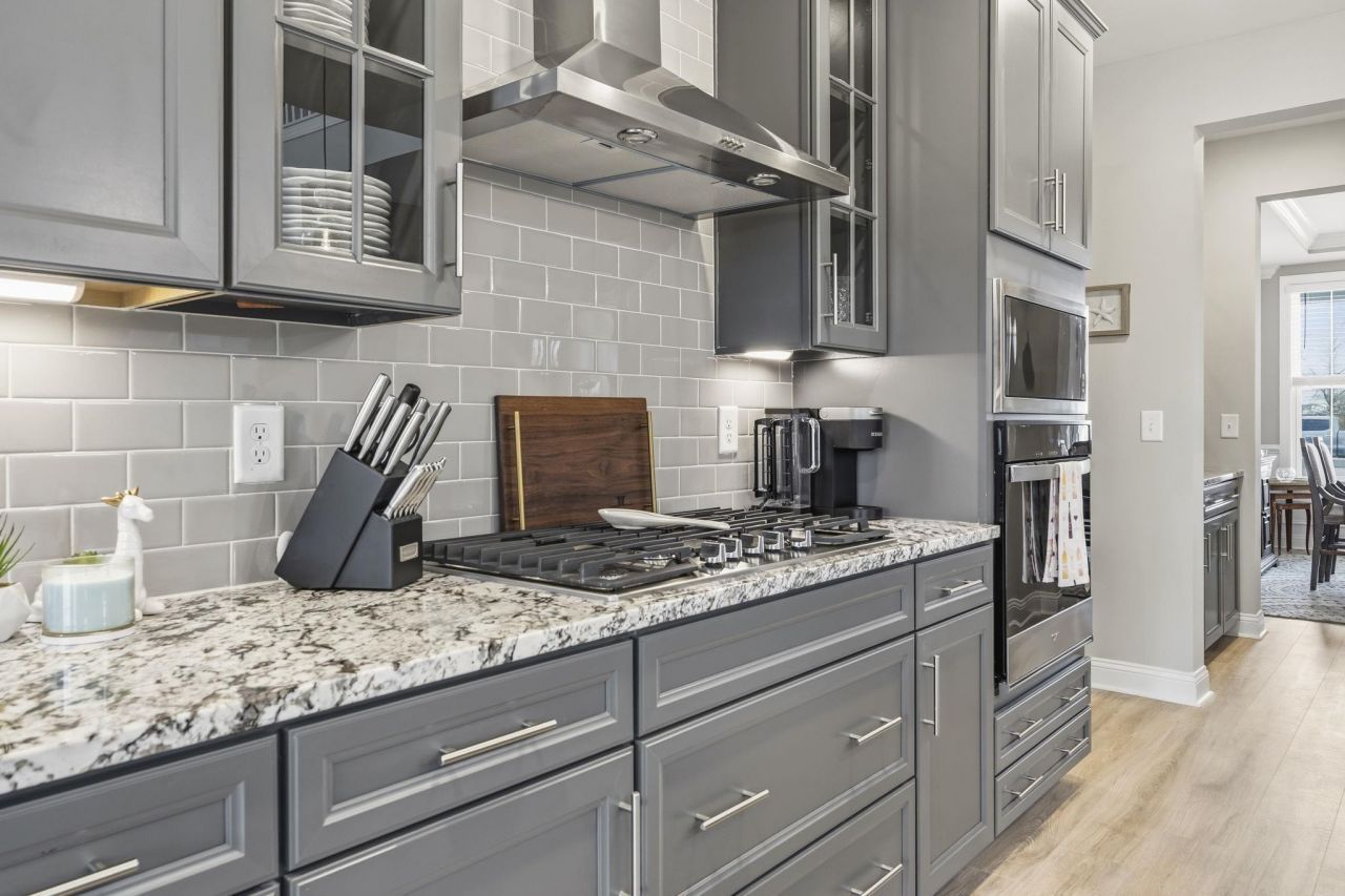 440 Mikita Dr. Photo 12