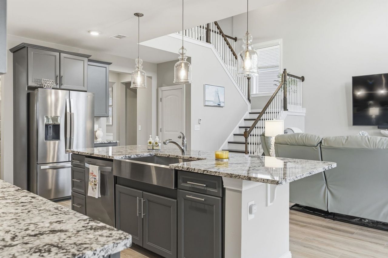 440 Mikita Dr. Photo 14