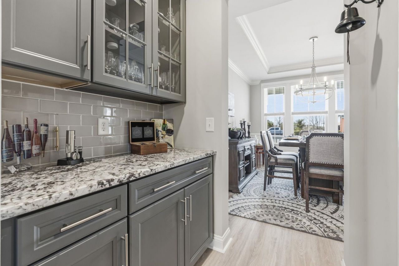 440 Mikita Dr. Photo 17