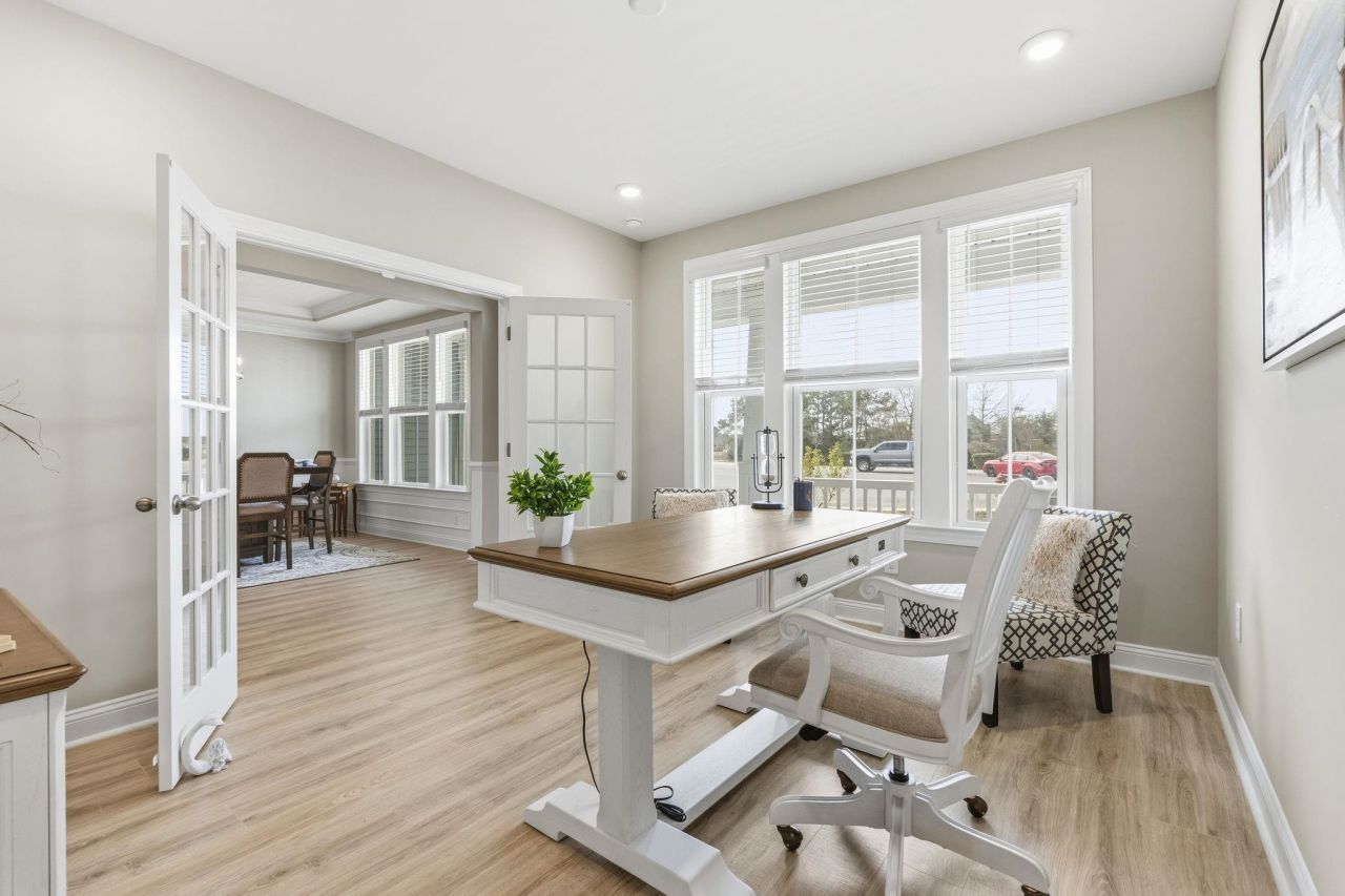 440 Mikita Dr. Photo 19