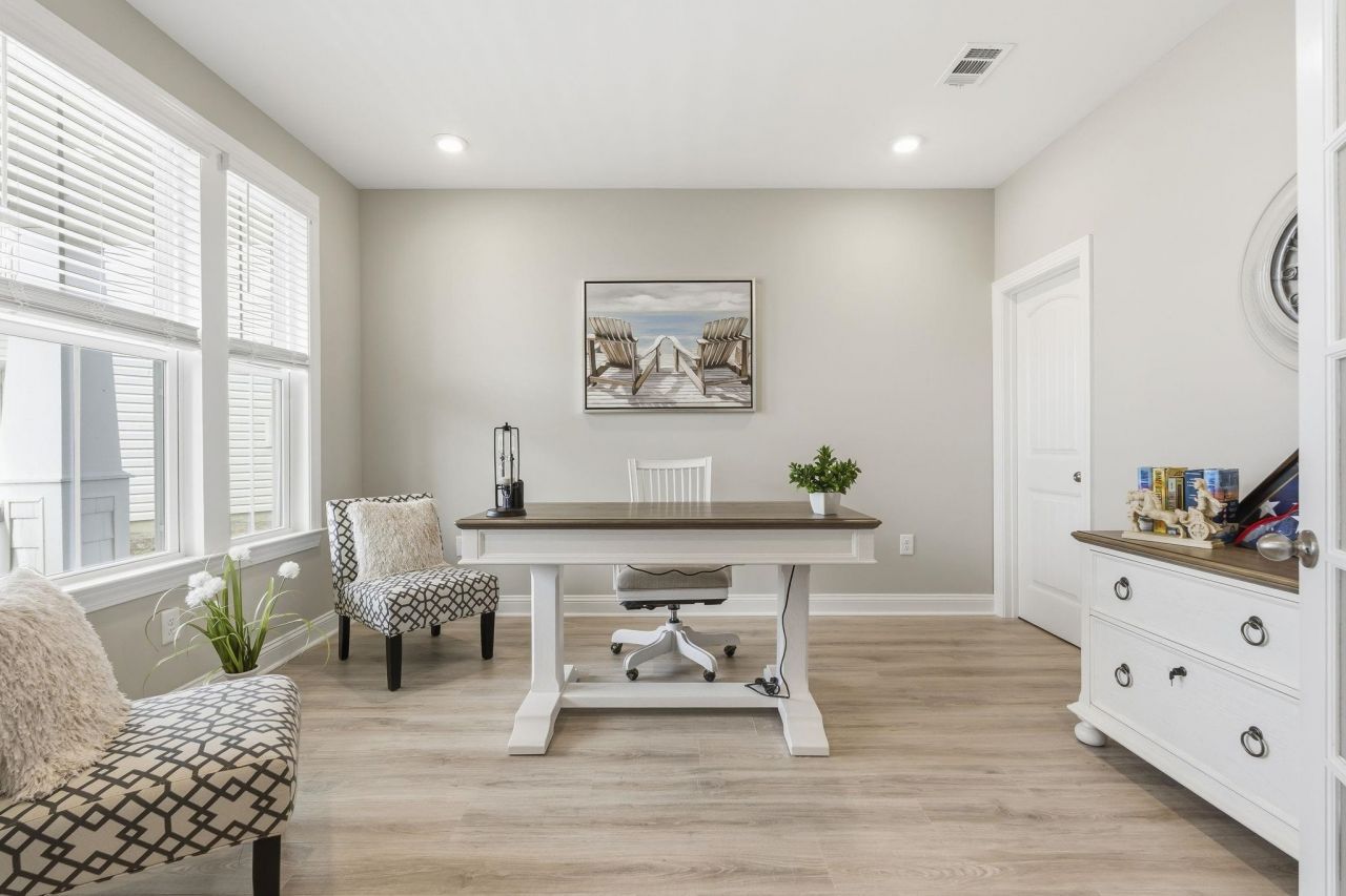 440 Mikita Dr. Photo 20