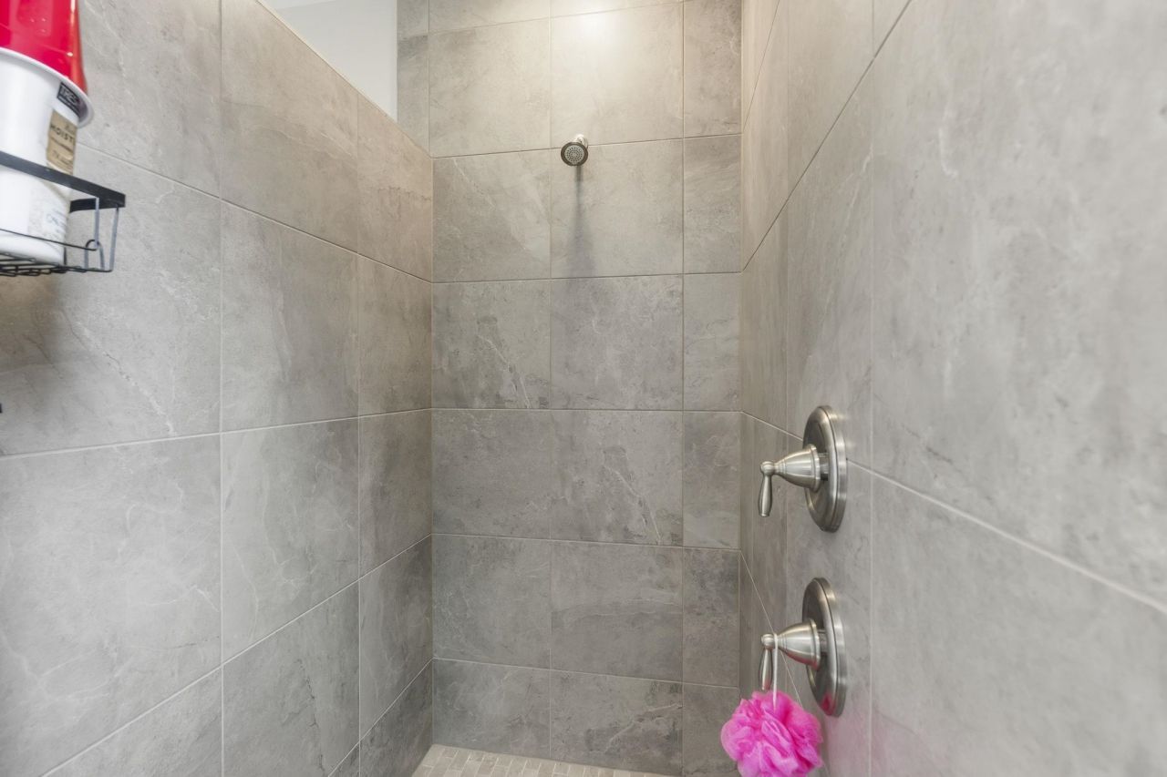 440 Mikita Dr. Photo 26