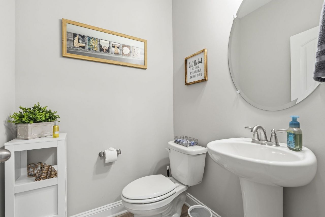 440 Mikita Dr. Photo 30