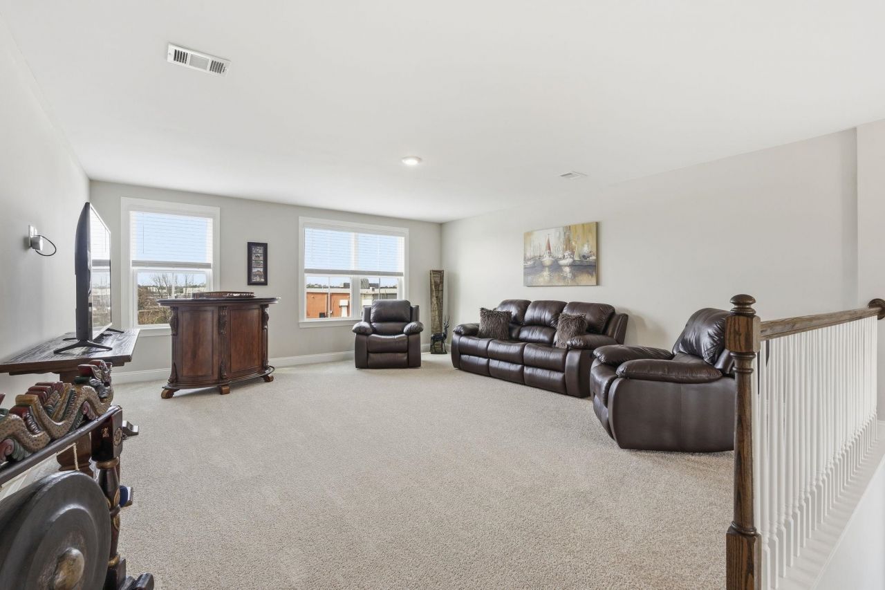 440 Mikita Dr. Photo 31