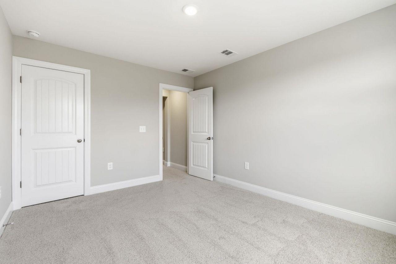 440 Mikita Dr. Photo 37