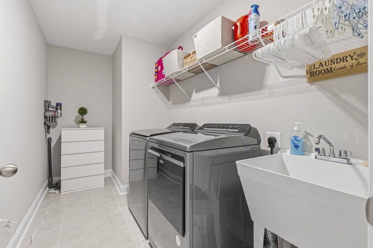 440 Mikita Dr. Photo 39