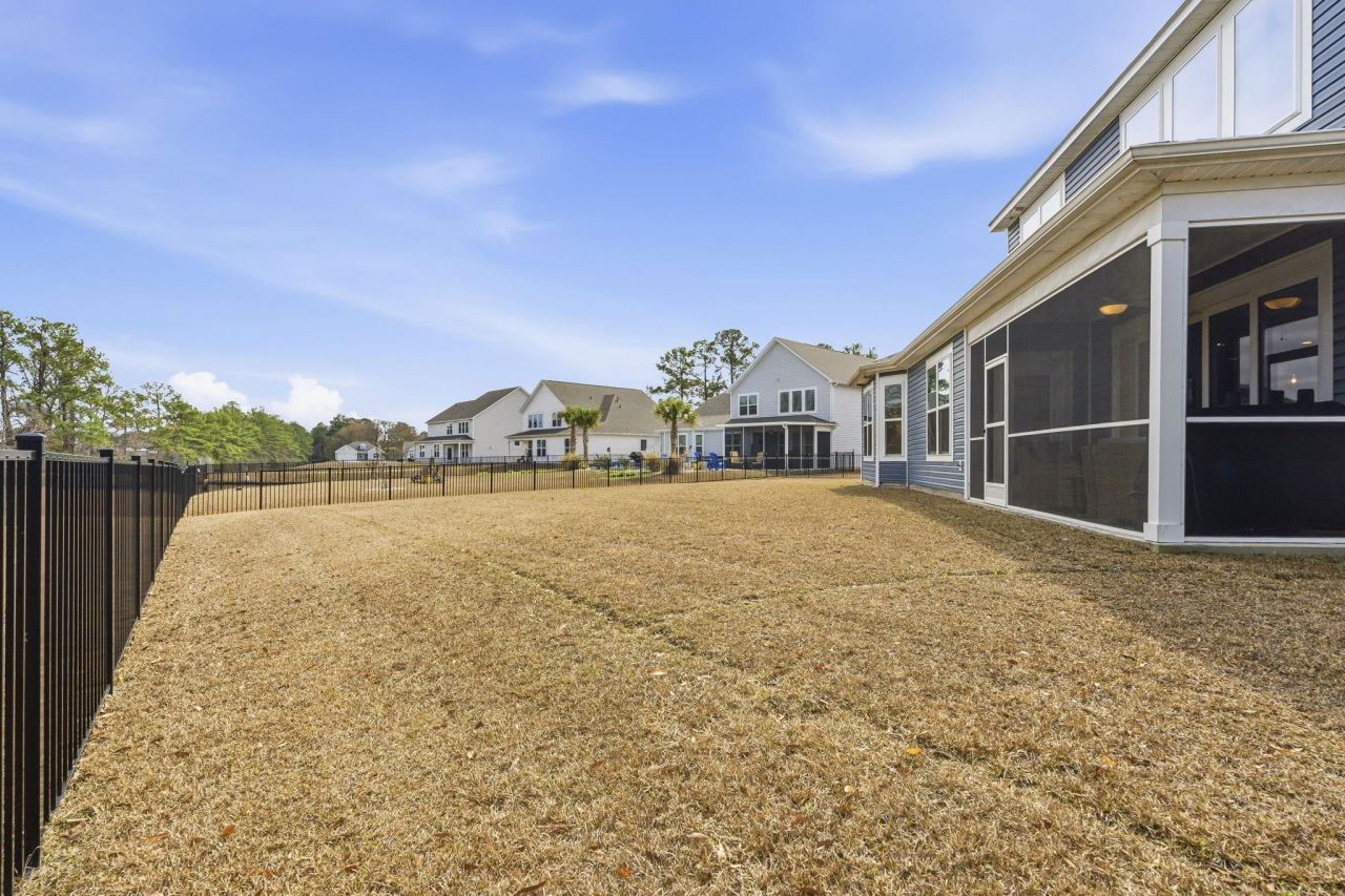 440 Mikita Dr. Photo 43