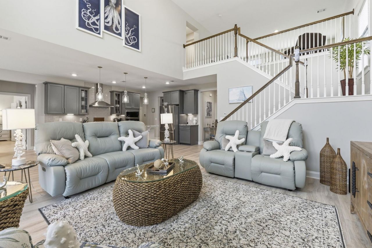 440 Mikita Dr. Photo 8