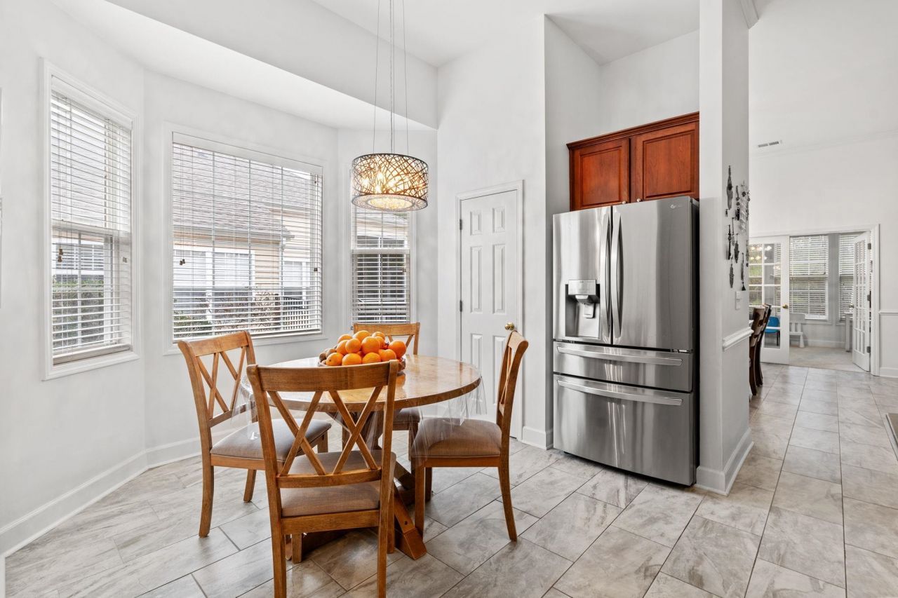 2450 Windmill Way Photo 11