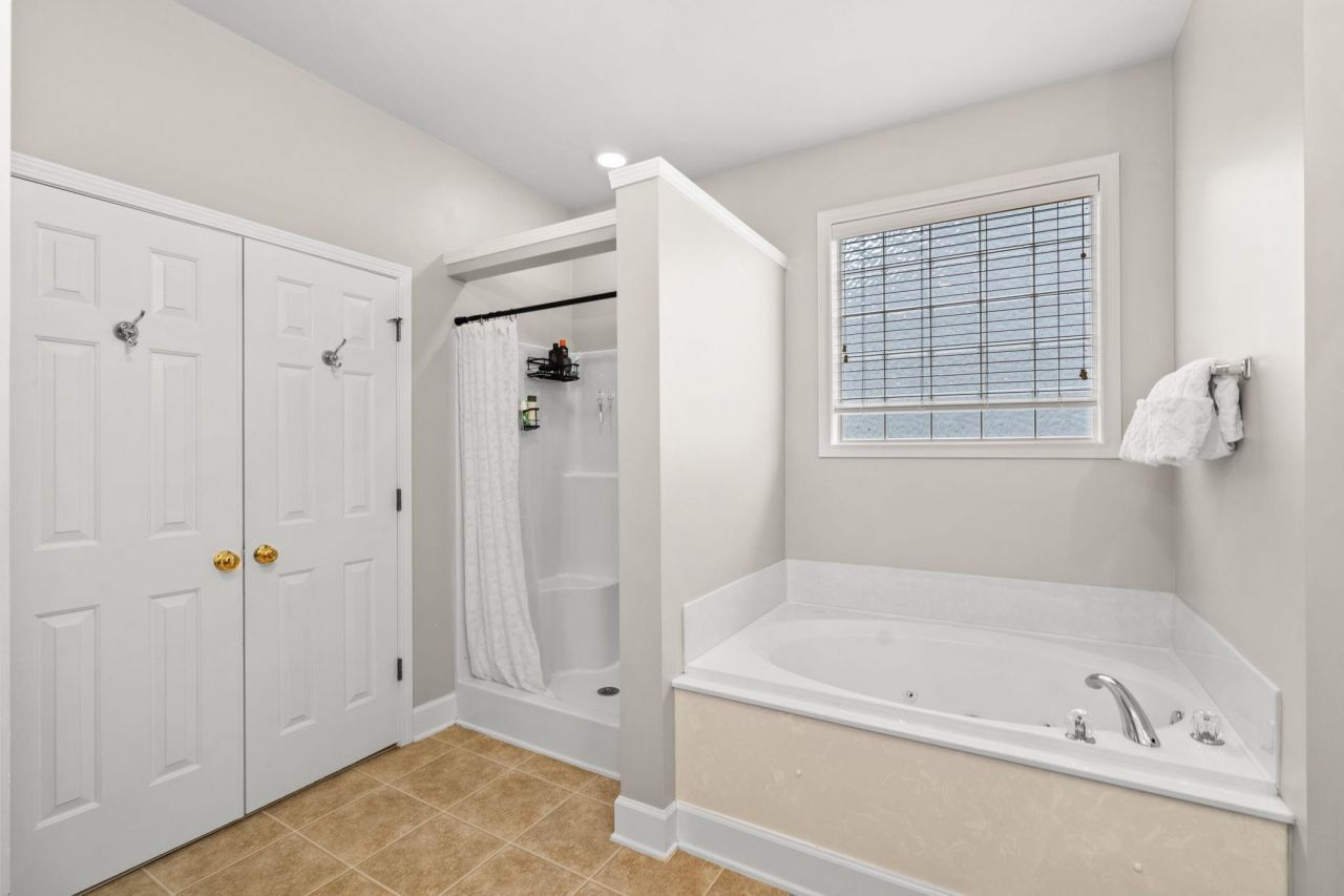 2450 Windmill Way Photo 17