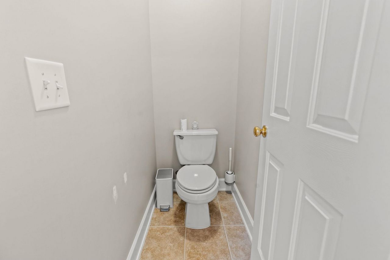 2450 Windmill Way Photo 19