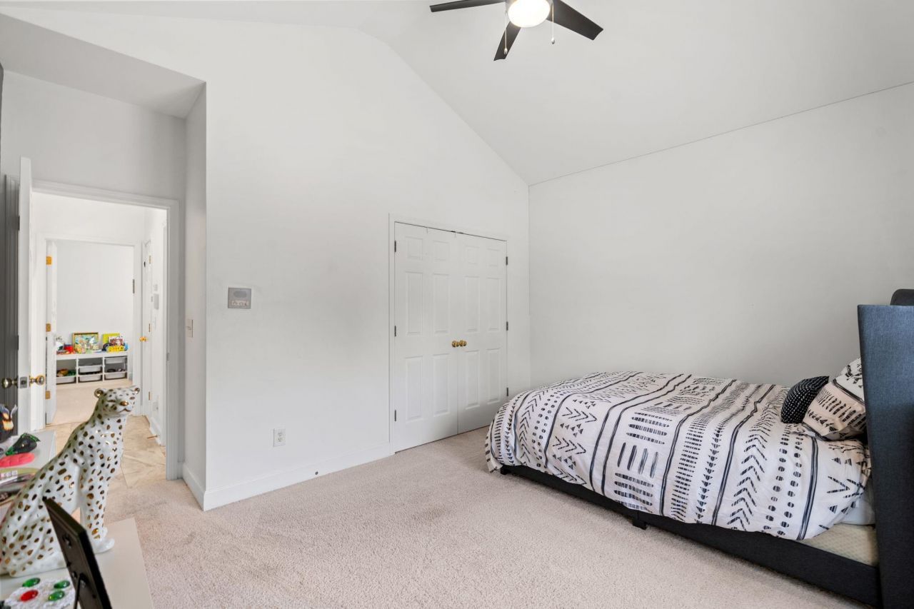 2450 Windmill Way Photo 21