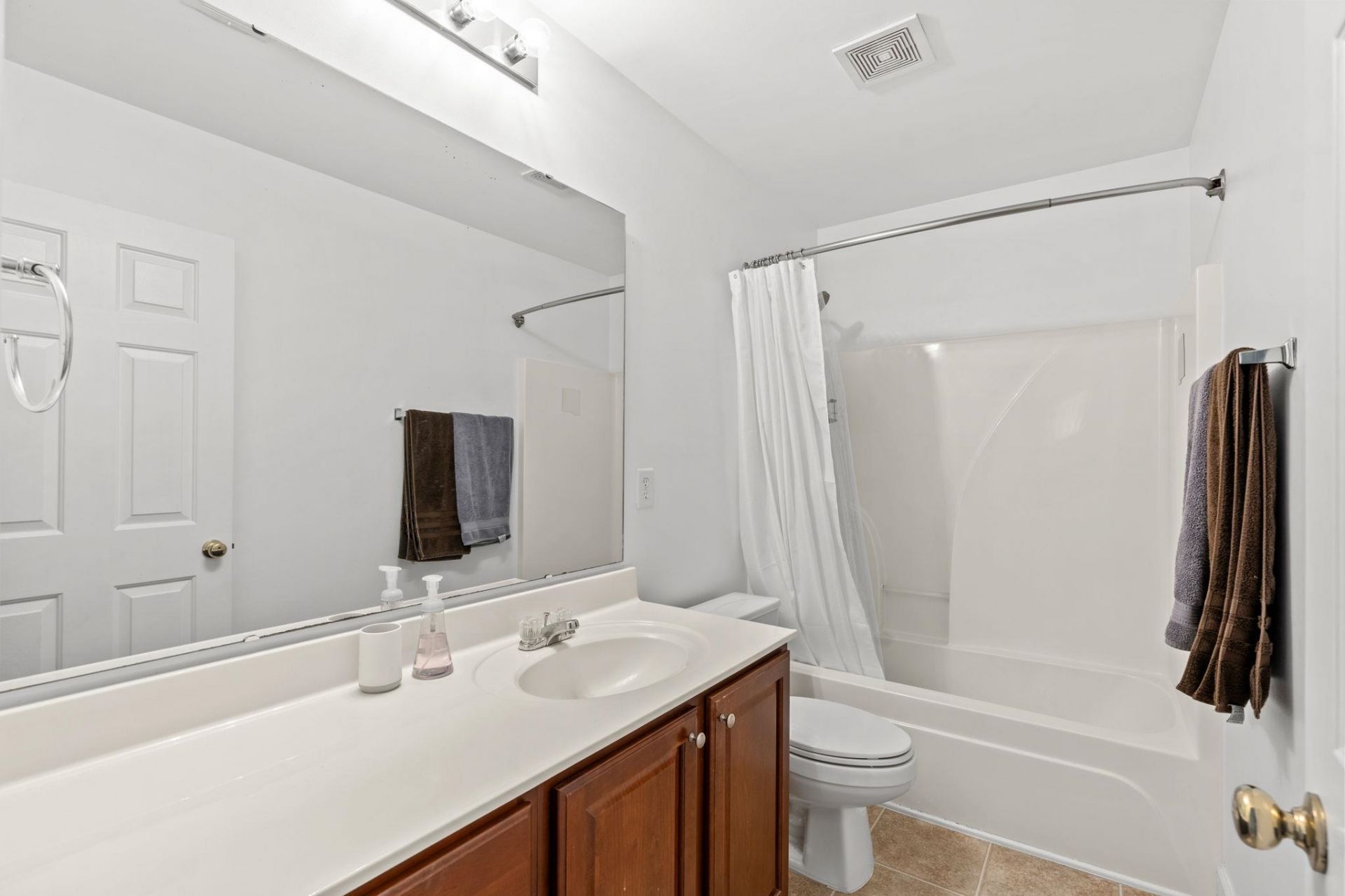 2450 Windmill Way Photo 29