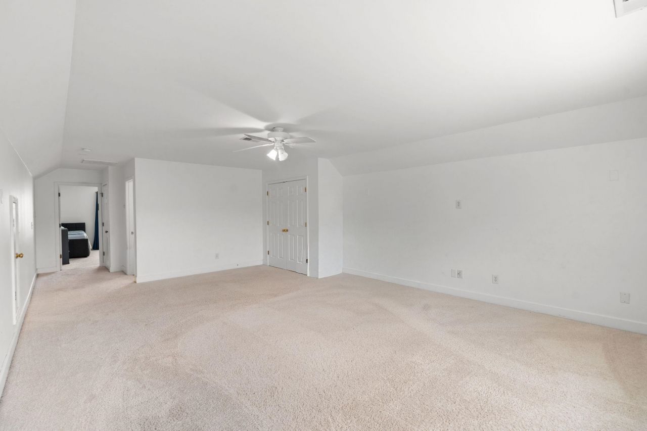 2450 Windmill Way Photo 31