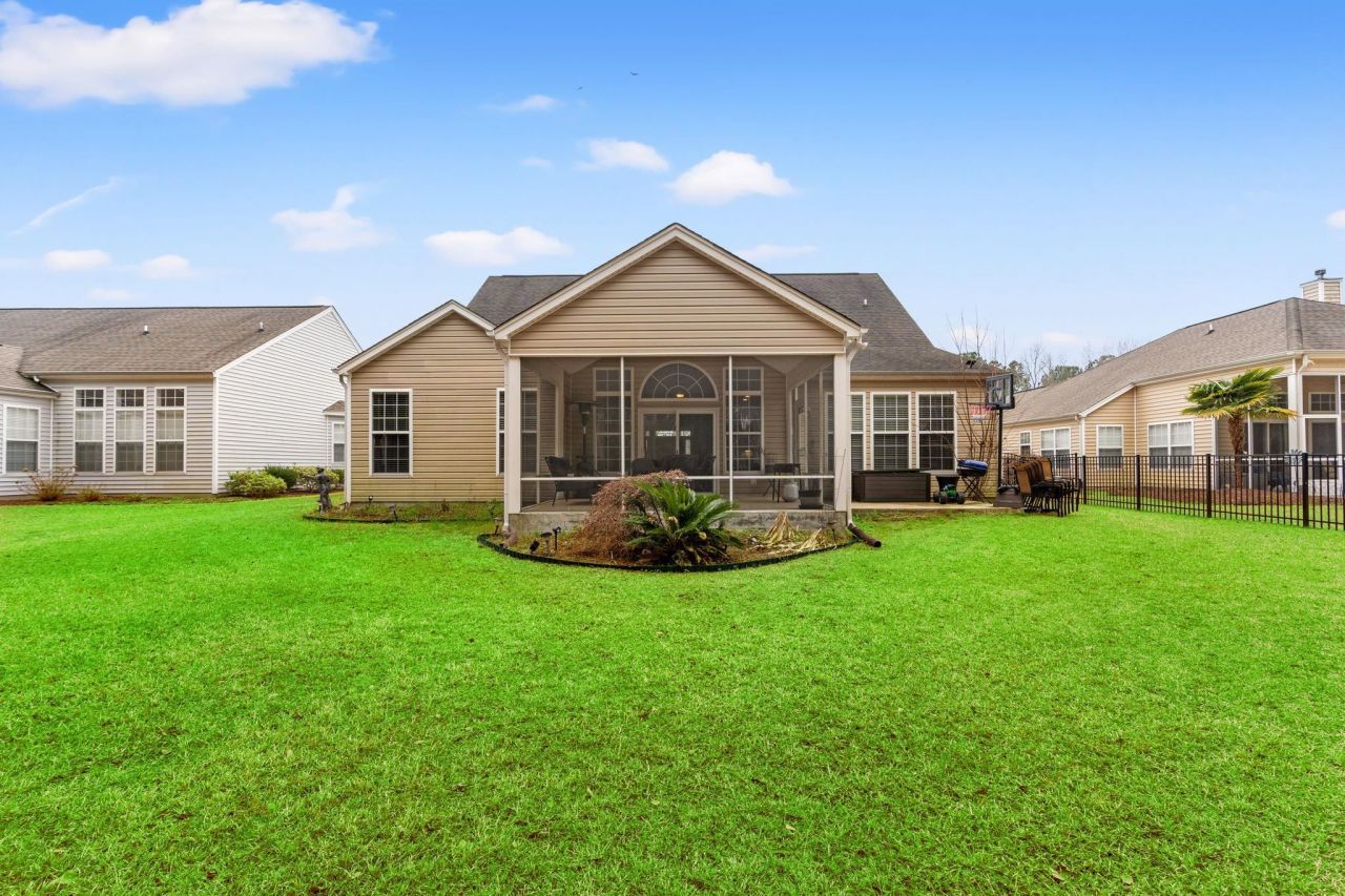 2450 Windmill Way Photo 38