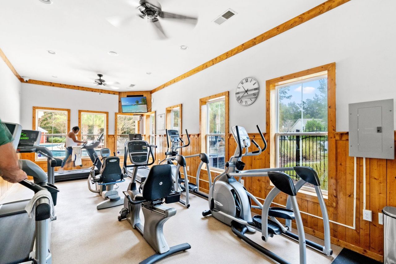 2450 Windmill Way Photo 44