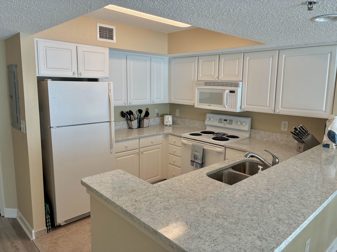 2504 Ocean Blvd. N  Photo 11