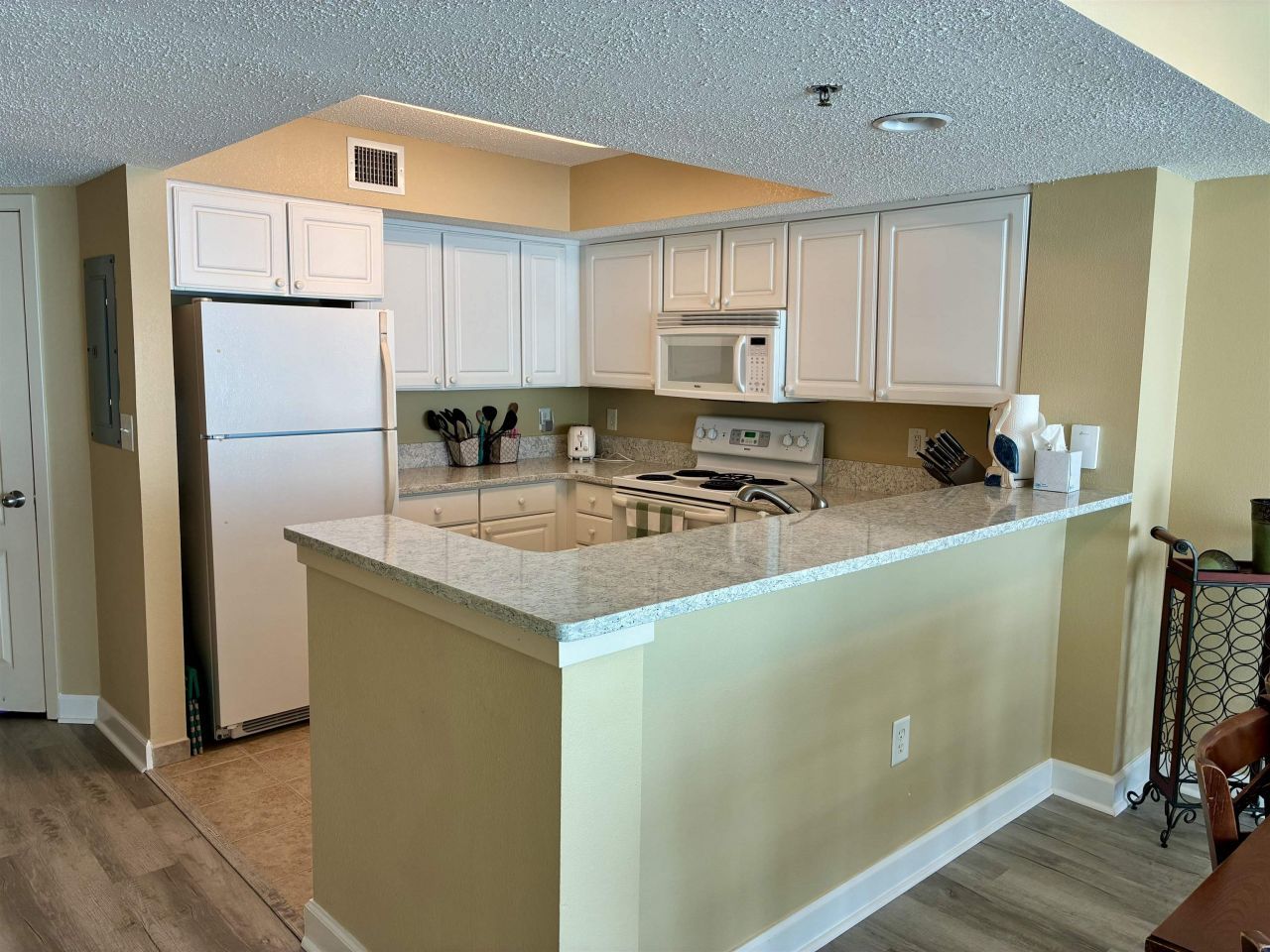 2504 Ocean Blvd. N  Photo 9