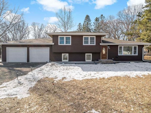 4842 104th Avenue NE, Circle Pines, MN 55014