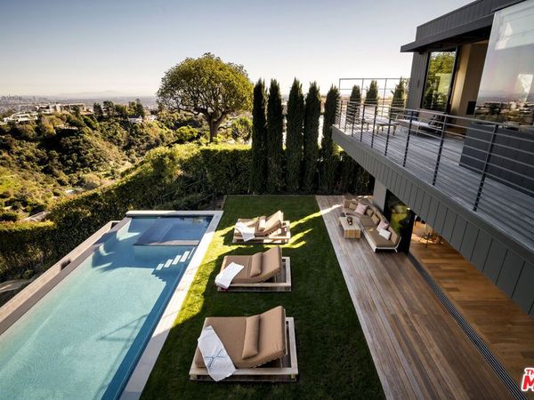 1030 Somera Road, Los Angeles, CA 90077