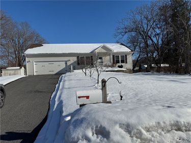 7 Homestead Avenue, Phoenix, NY 13135