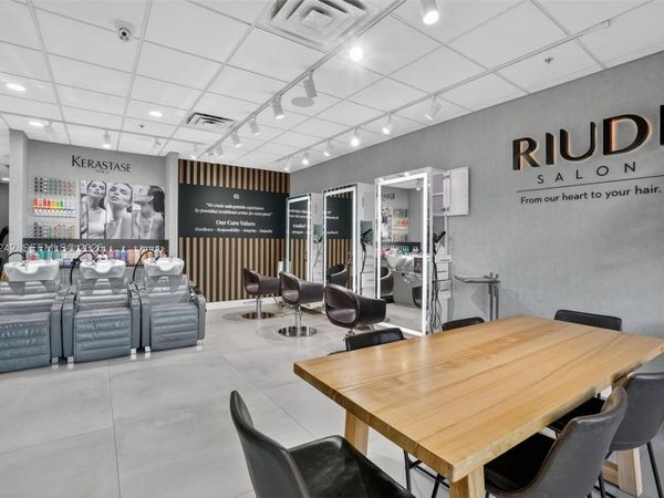 For Sale Beauty Salon in Hialeah, Hialeah, FL 33015