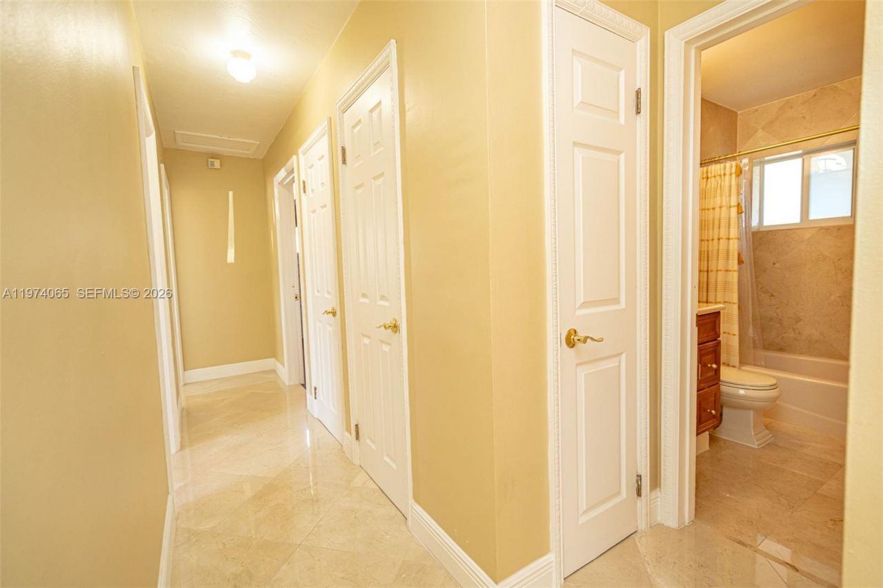 4600 SW 104th Ave, Miami, FL 33165 Photo