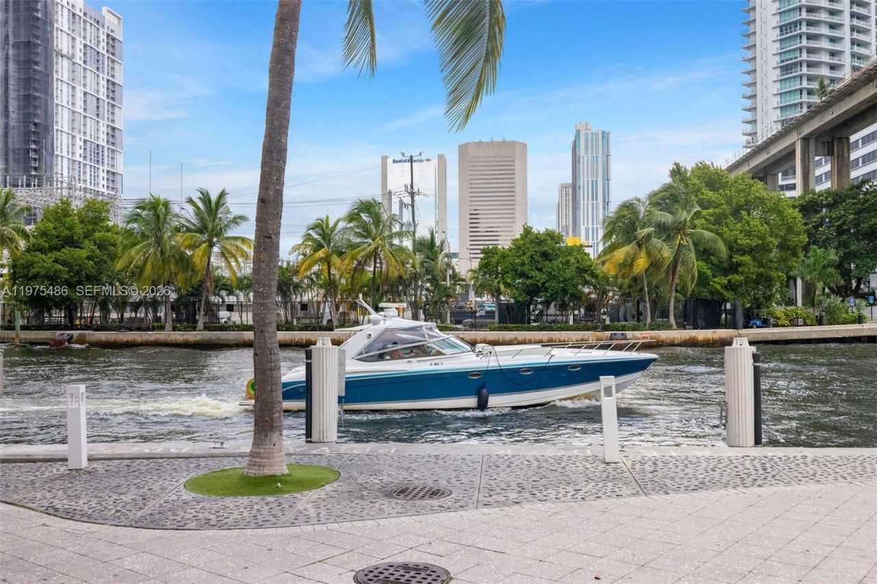 690 SW 1st Ct , Unit 2730, Miami, FL 33130 Photo