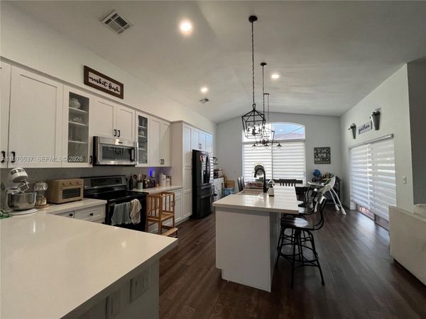 17901 NW 19th St, Pembroke Pines, FL 33029