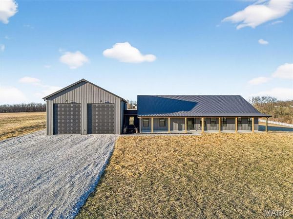 592 Phelps Lane, Elsberry, MO 63343