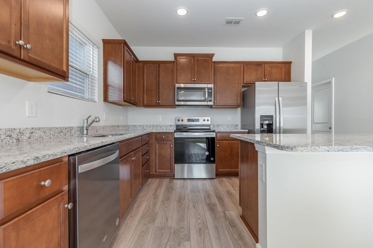 1336 Winding Creek Way  Photo 10