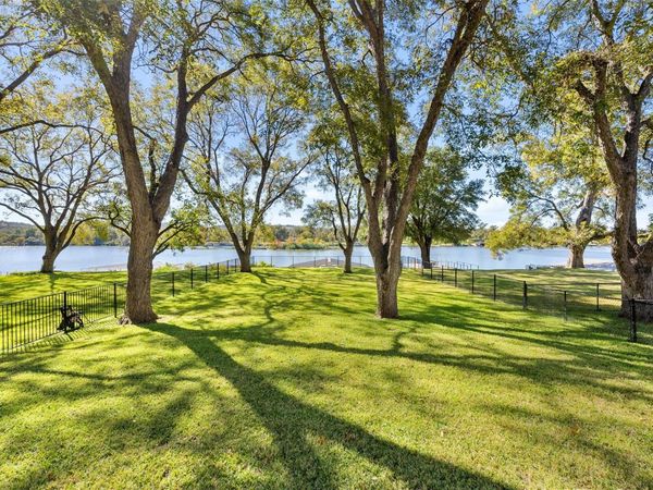 327 Meadowlakes DR , Meadowlakes, TX 78654