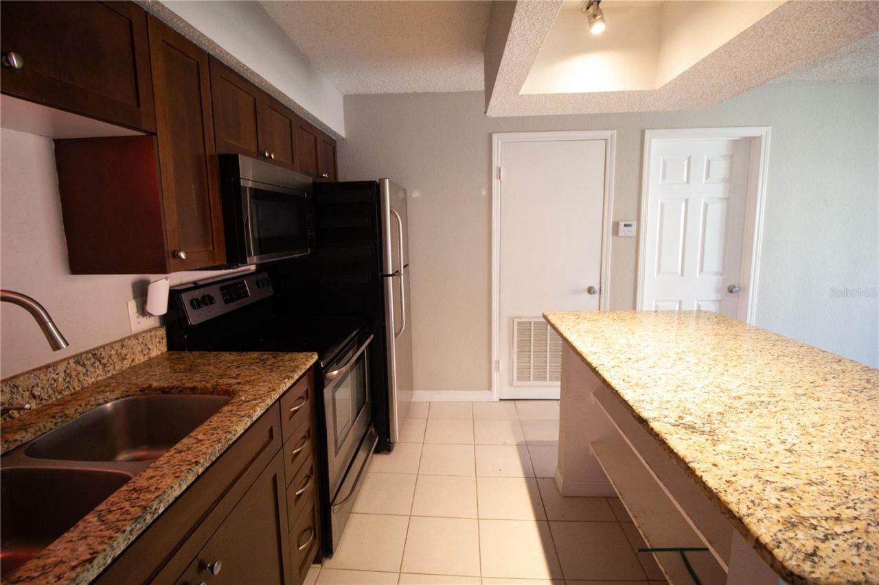 10200 Gandy Boulevard N, Unit 402, Saint Petersburg, FL 33702 Photo