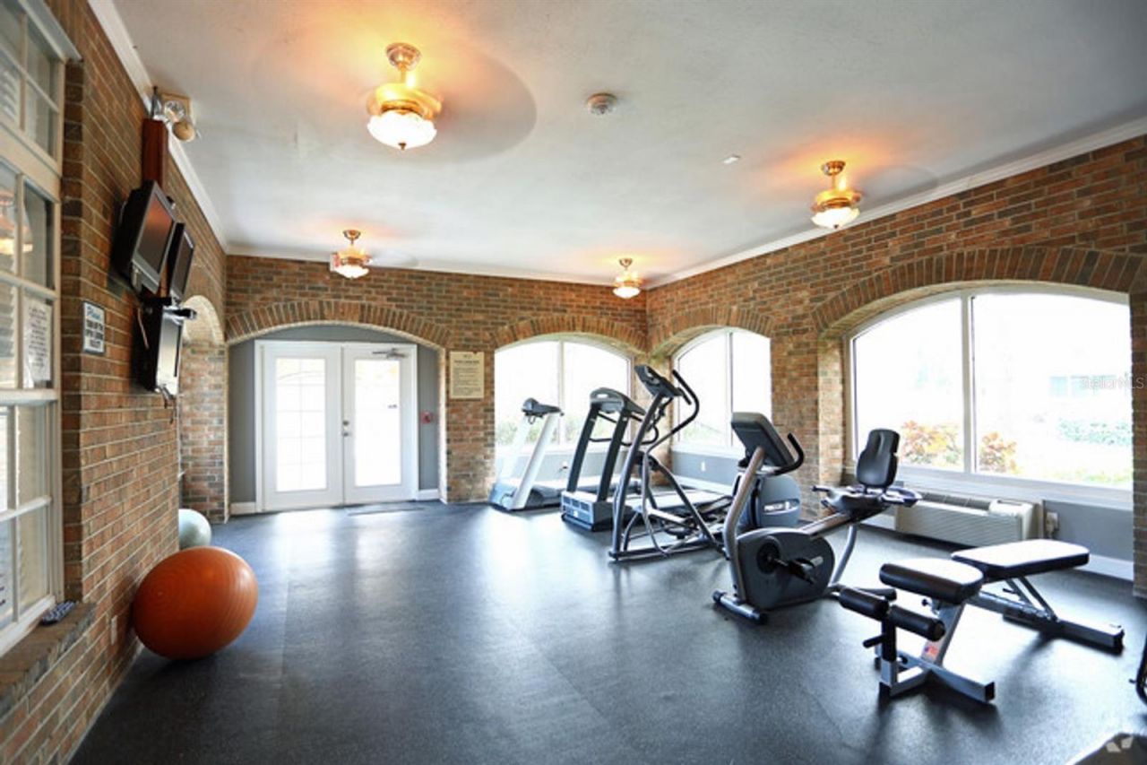 10200 Gandy Boulevard N, Unit 402, Saint Petersburg, FL 33702 Photo